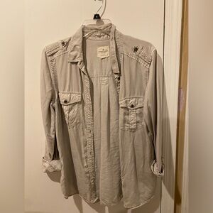 American Eagle Button Up